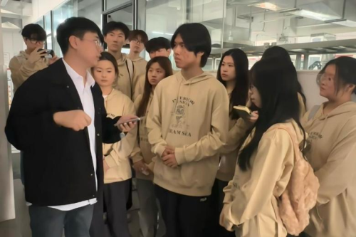 走百企尋責任擔當，訪百人探節(jié)糧良方——閩江學院2023級中美金融學1班系列團日活動